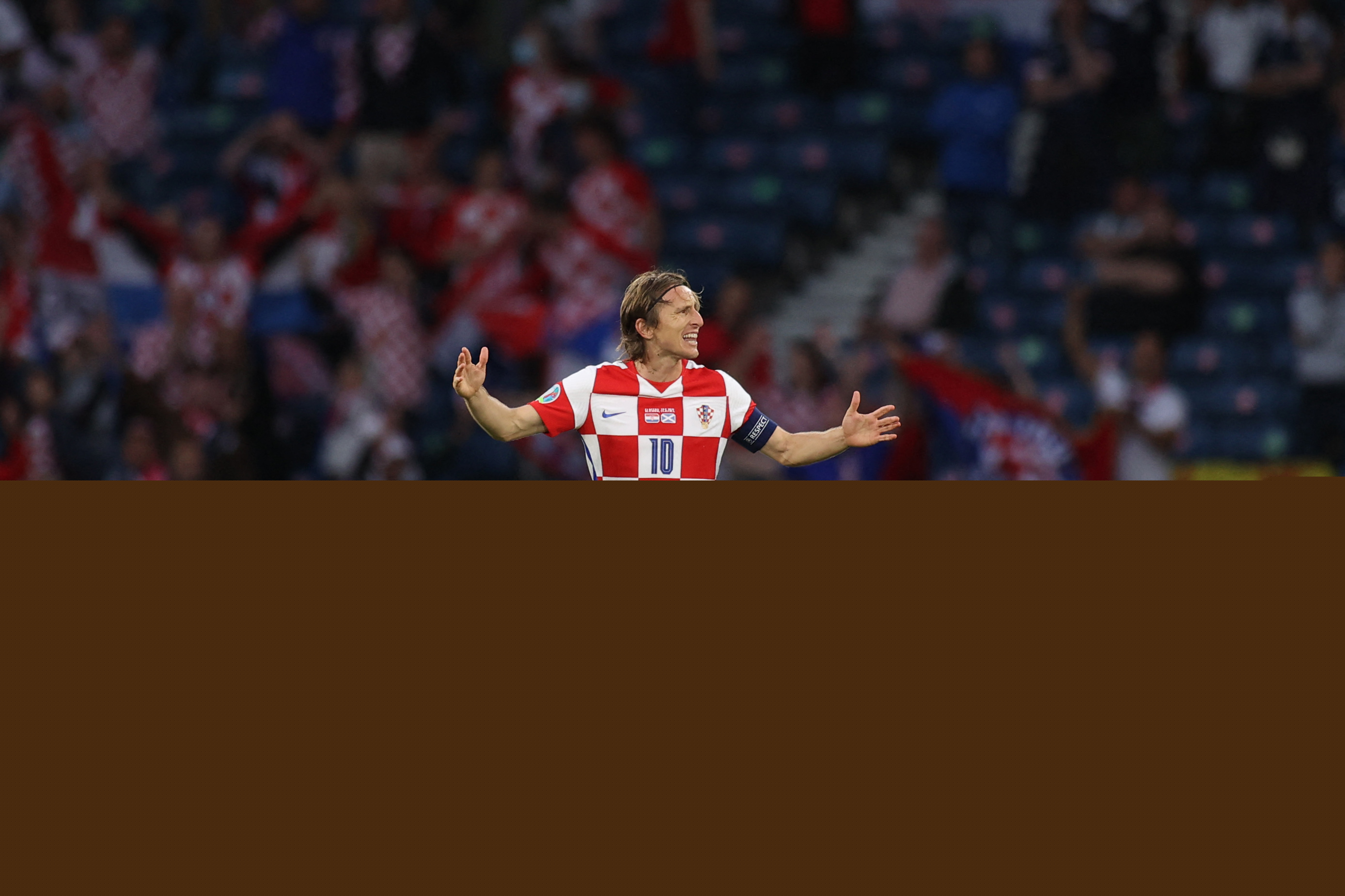 铜梁龙经理：明年目标在中超站稳脚；选主场考量因素比较综合