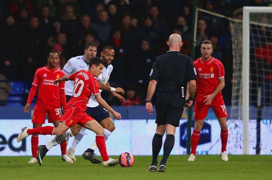 鲁本·阿莫林的曼联体系为何在边翼卫位置频频受阻？危机或将进一步加剧！